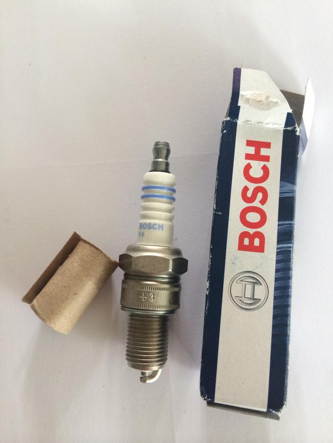 A linha longa de Bosch WR8DC +3 das velas de ignição do resistor 0242229656 de cobre encanta 21mm para o motor externo Df70 de Suzuki
